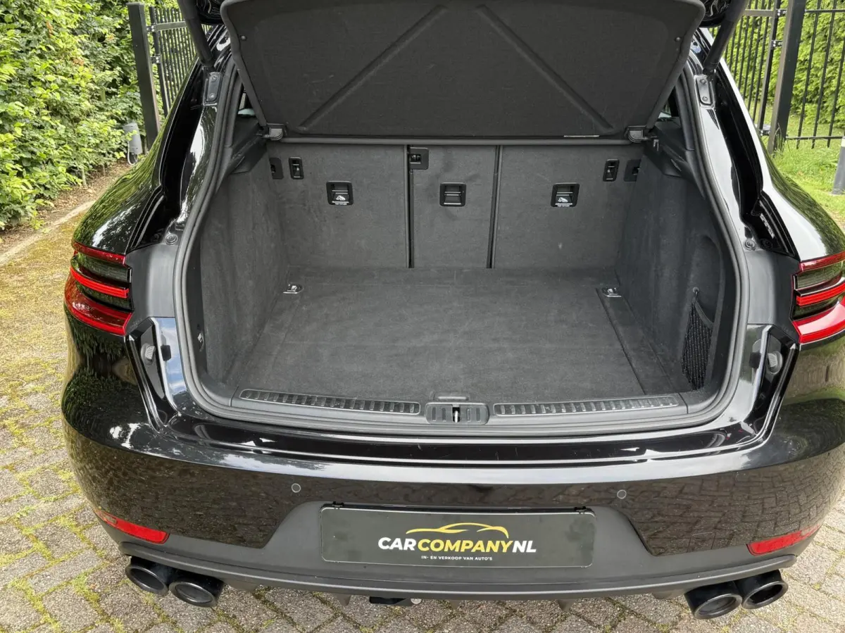3.0 S | V6 | Black-on-black |ACC