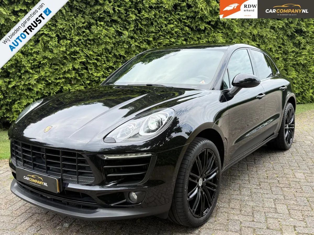 3.0 S | V6 | Black-on-black |ACC