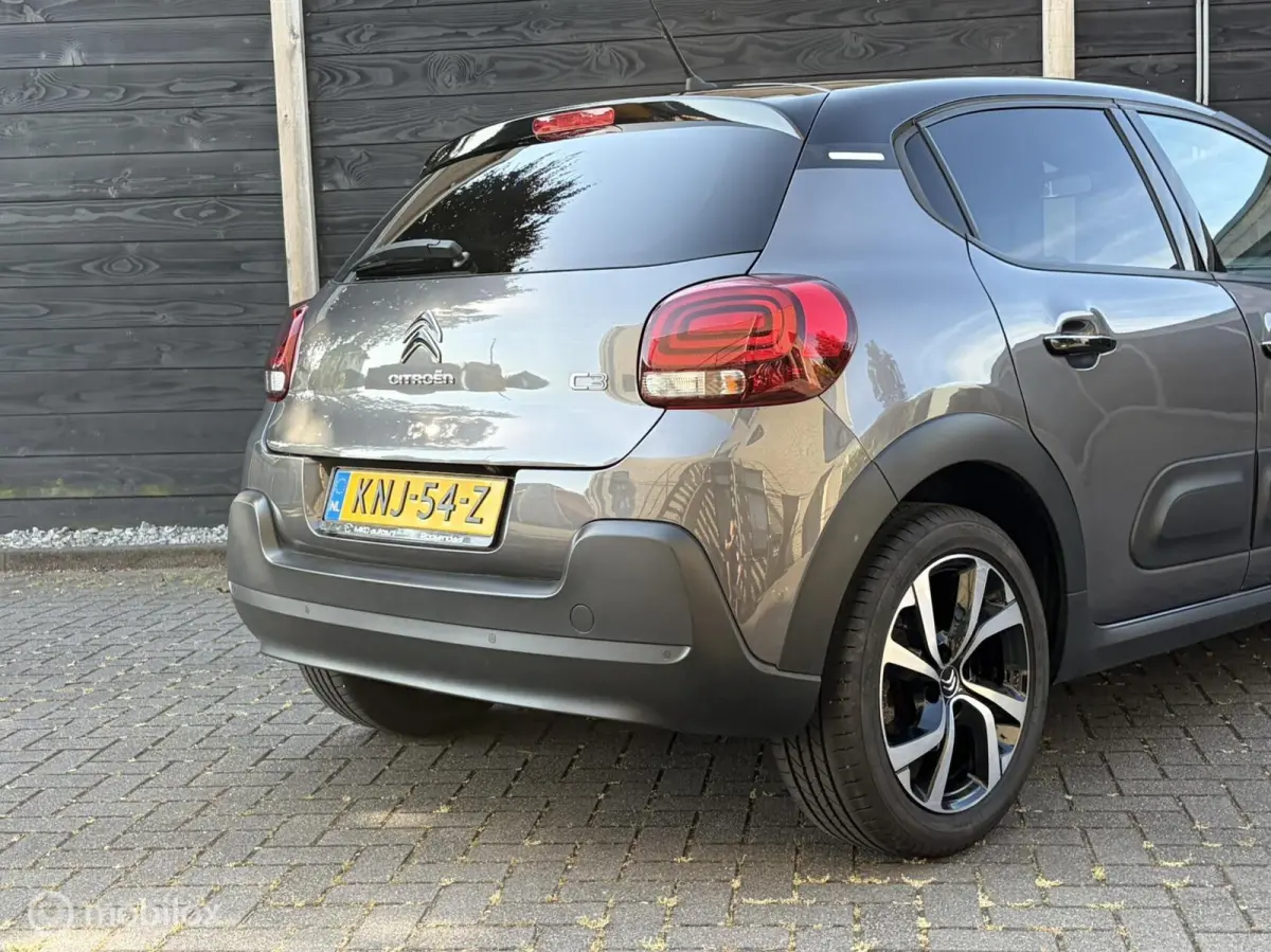 1.2 PureTech Shine Business 67.839KM / AUTOMAAT /Clima / 17" / FM NAV / Carplay