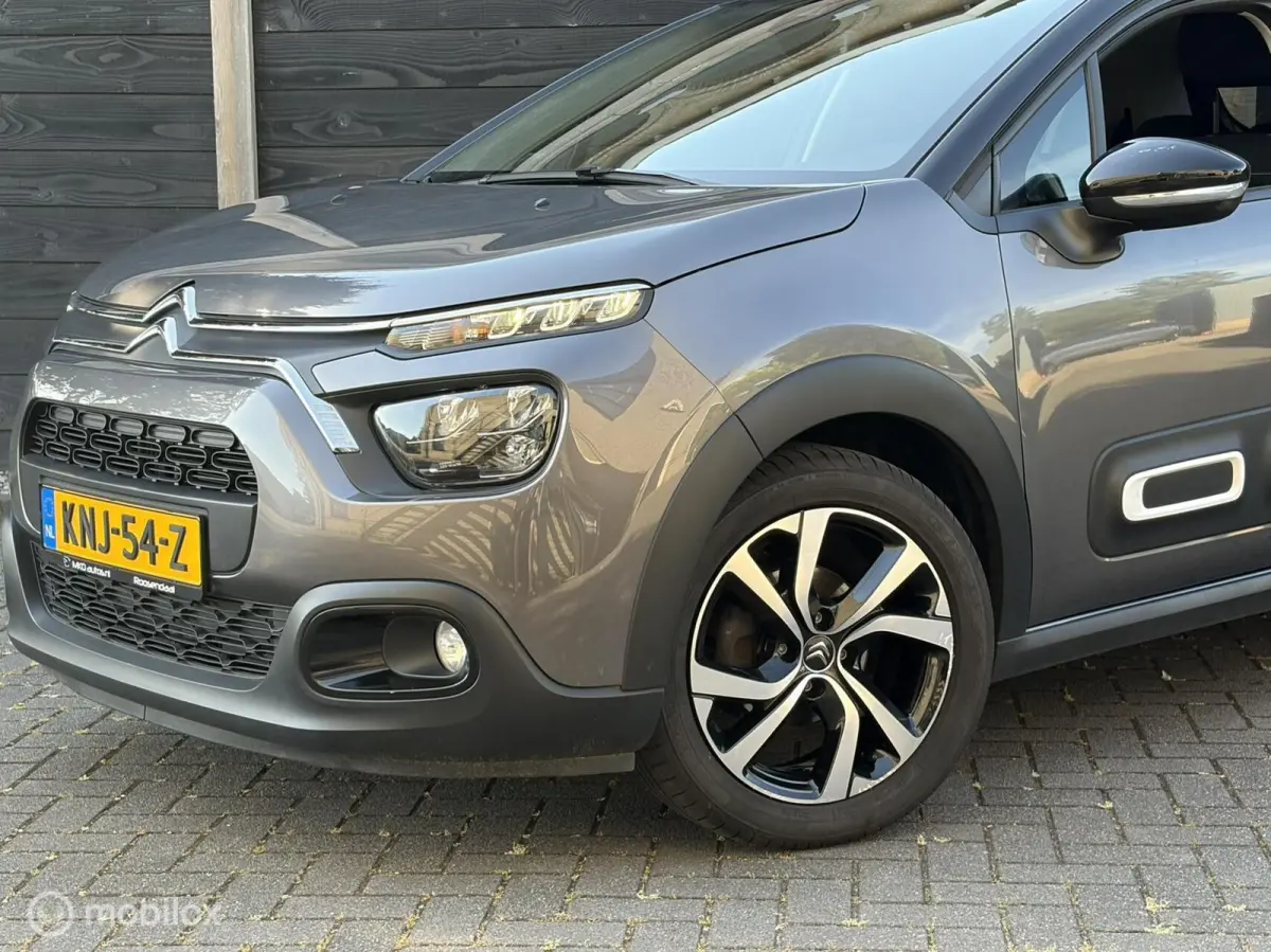 1.2 PureTech Shine Business 67.839KM / AUTOMAAT /Clima / 17" / FM NAV / Carplay