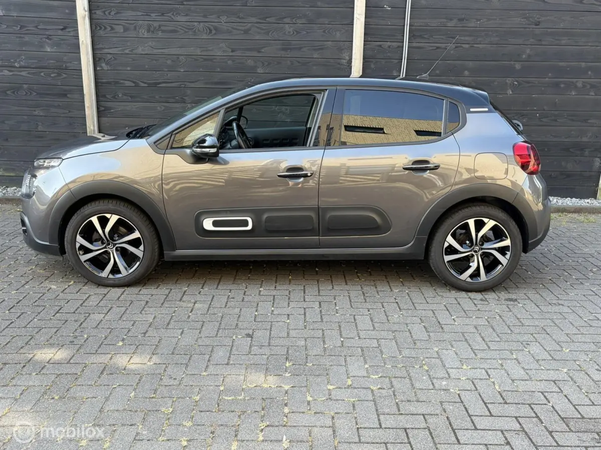 1.2 PureTech Shine Business 67.839KM / AUTOMAAT /Clima / 17" / FM NAV / Carplay