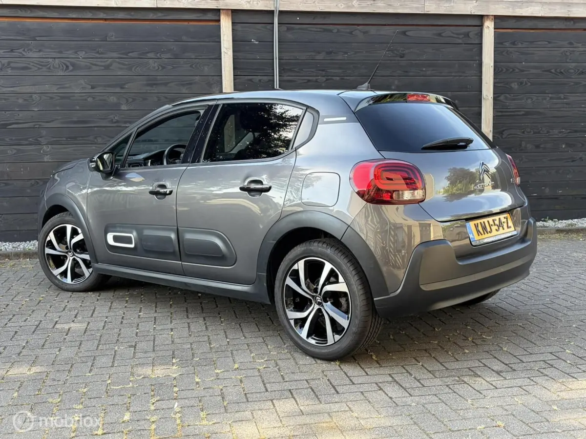1.2 PureTech Shine Business 67.839KM / AUTOMAAT /Clima / 17" / FM NAV / Carplay