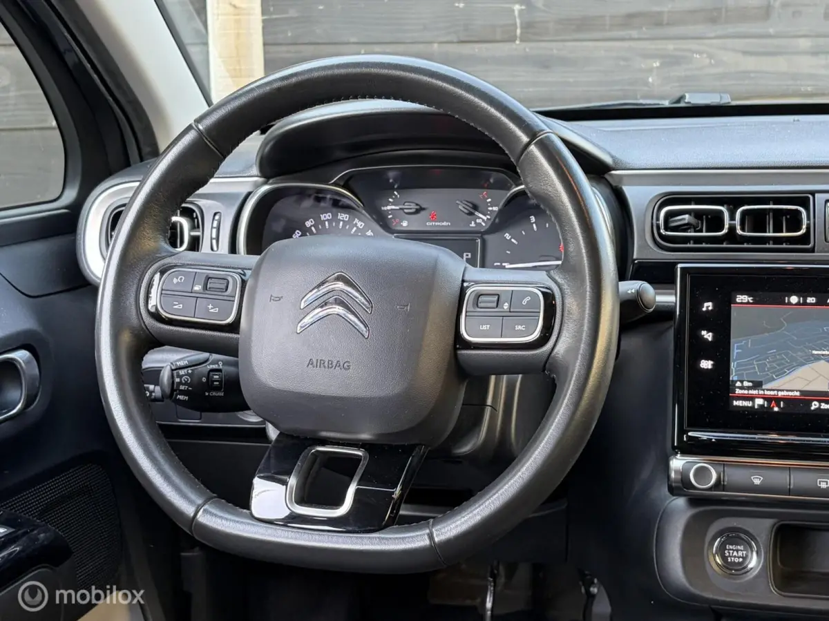 1.2 PureTech Shine Business 67.839KM / AUTOMAAT /Clima / 17" / FM NAV / Carplay