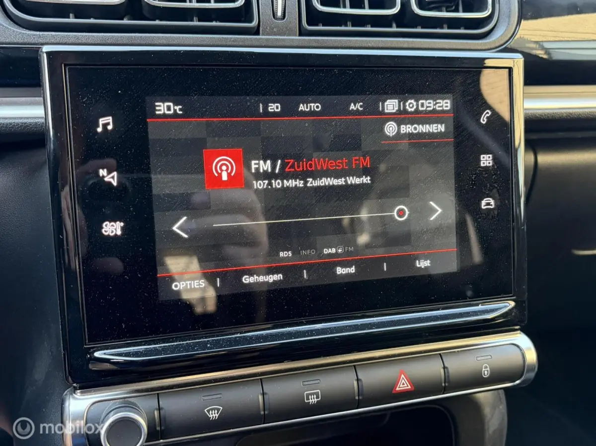 1.2 PureTech Shine Business 67.839KM / AUTOMAAT /Clima / 17" / FM NAV / Carplay