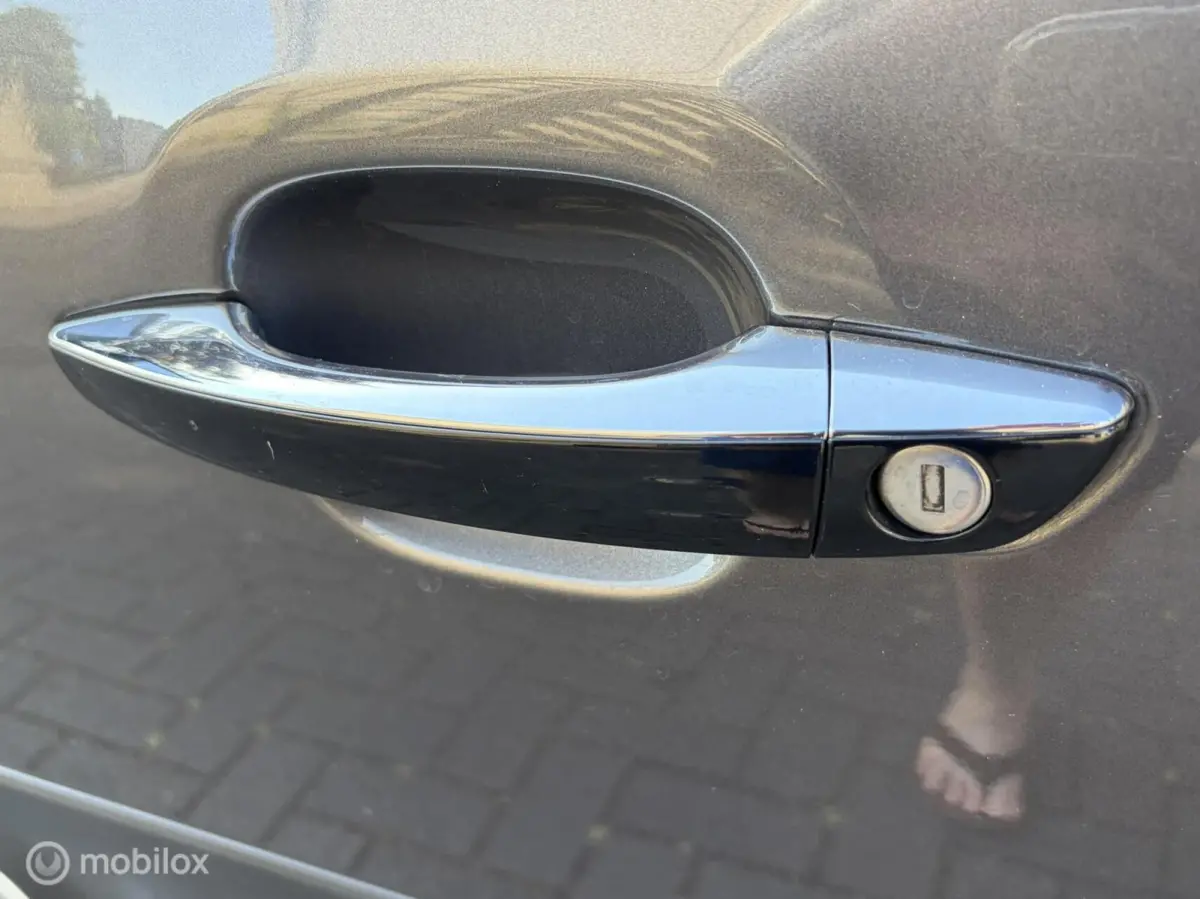 1.2 PureTech Shine Business 67.839KM / AUTOMAAT /Clima / 17" / FM NAV / Carplay