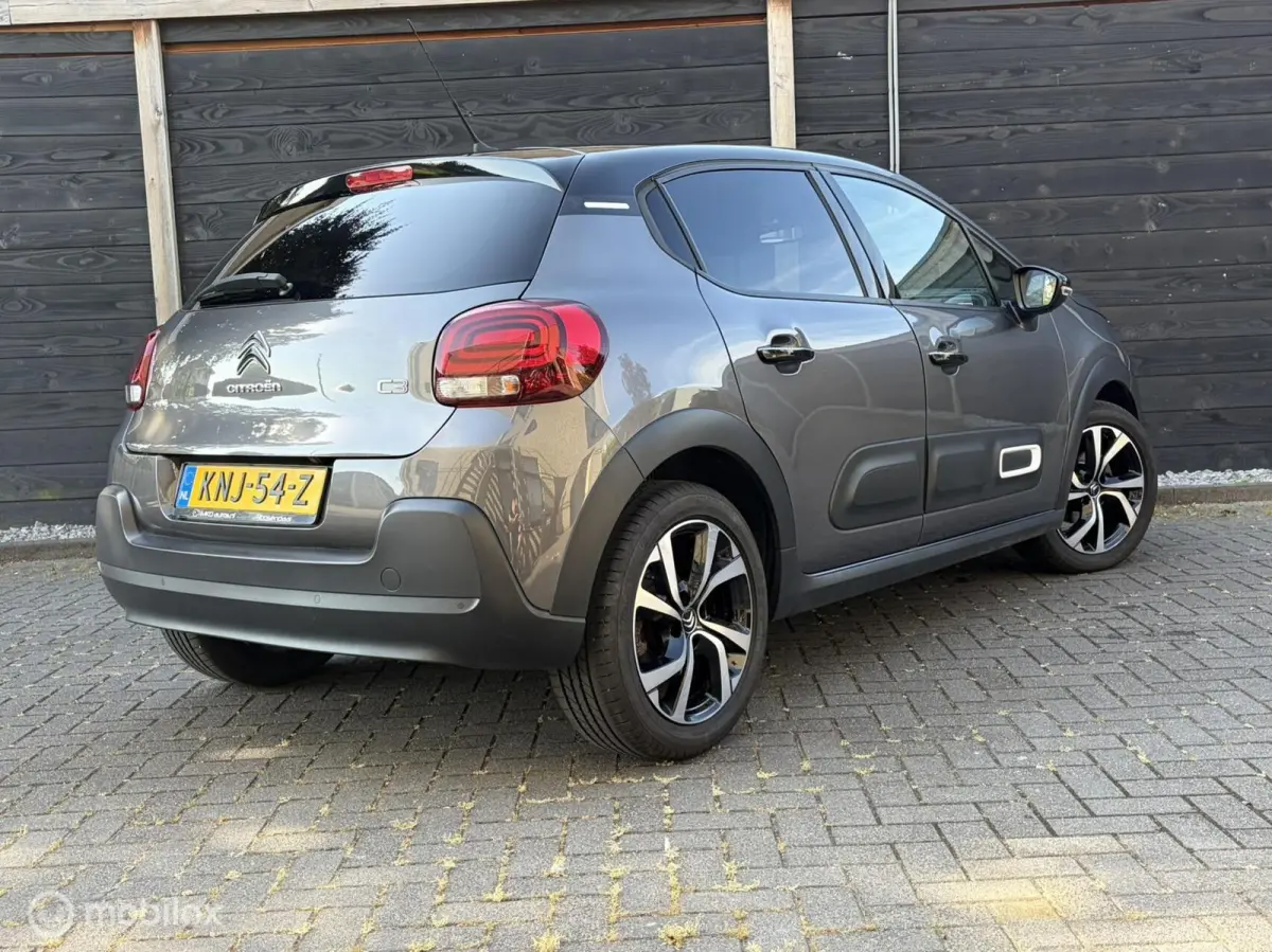1.2 PureTech Shine Business 67.839KM / AUTOMAAT /Clima / 17" / FM NAV / Carplay