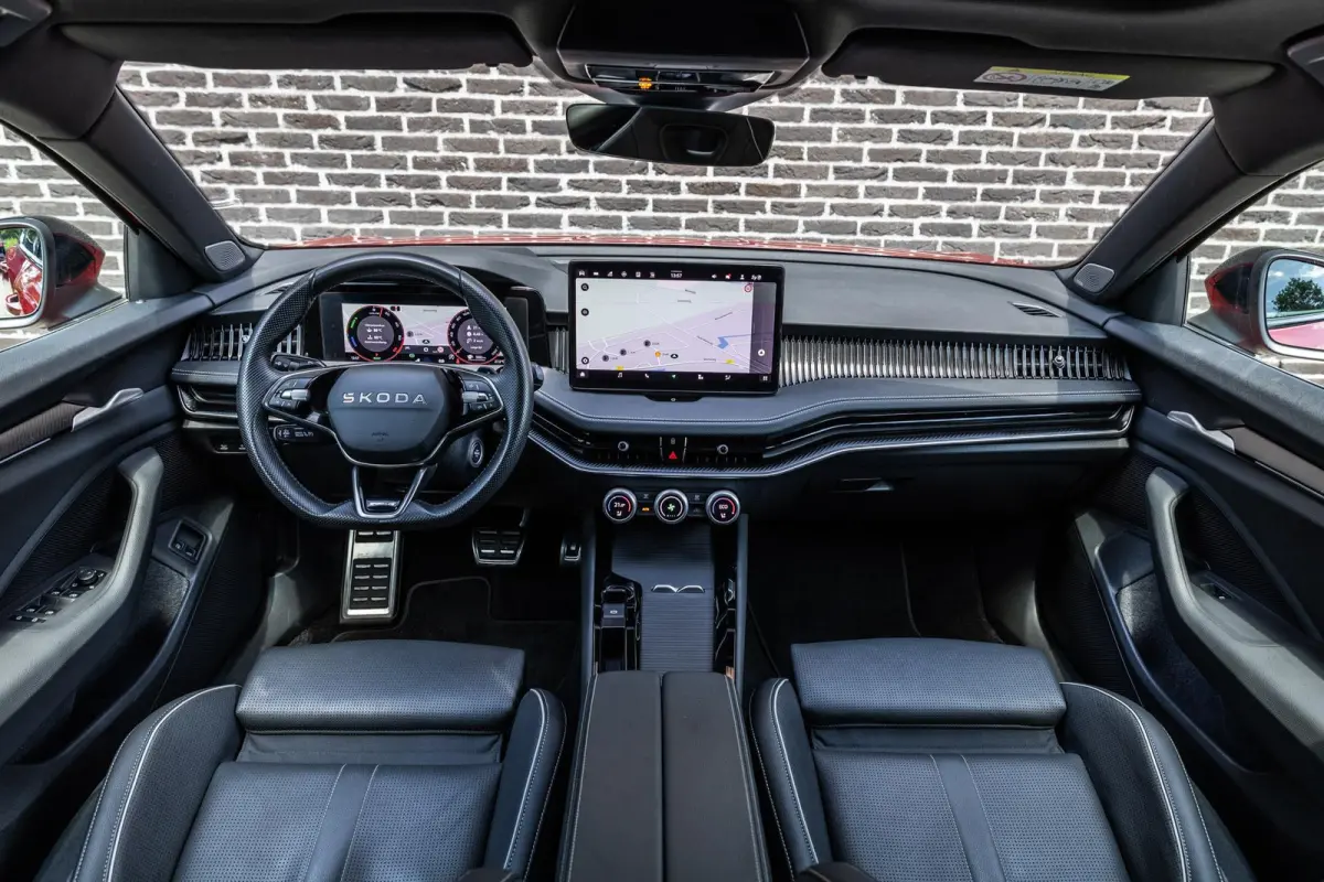 1.5 TSI 204pk PHEV Sportline Business | Panoramadak | Head-up Display | Stoelkoeling