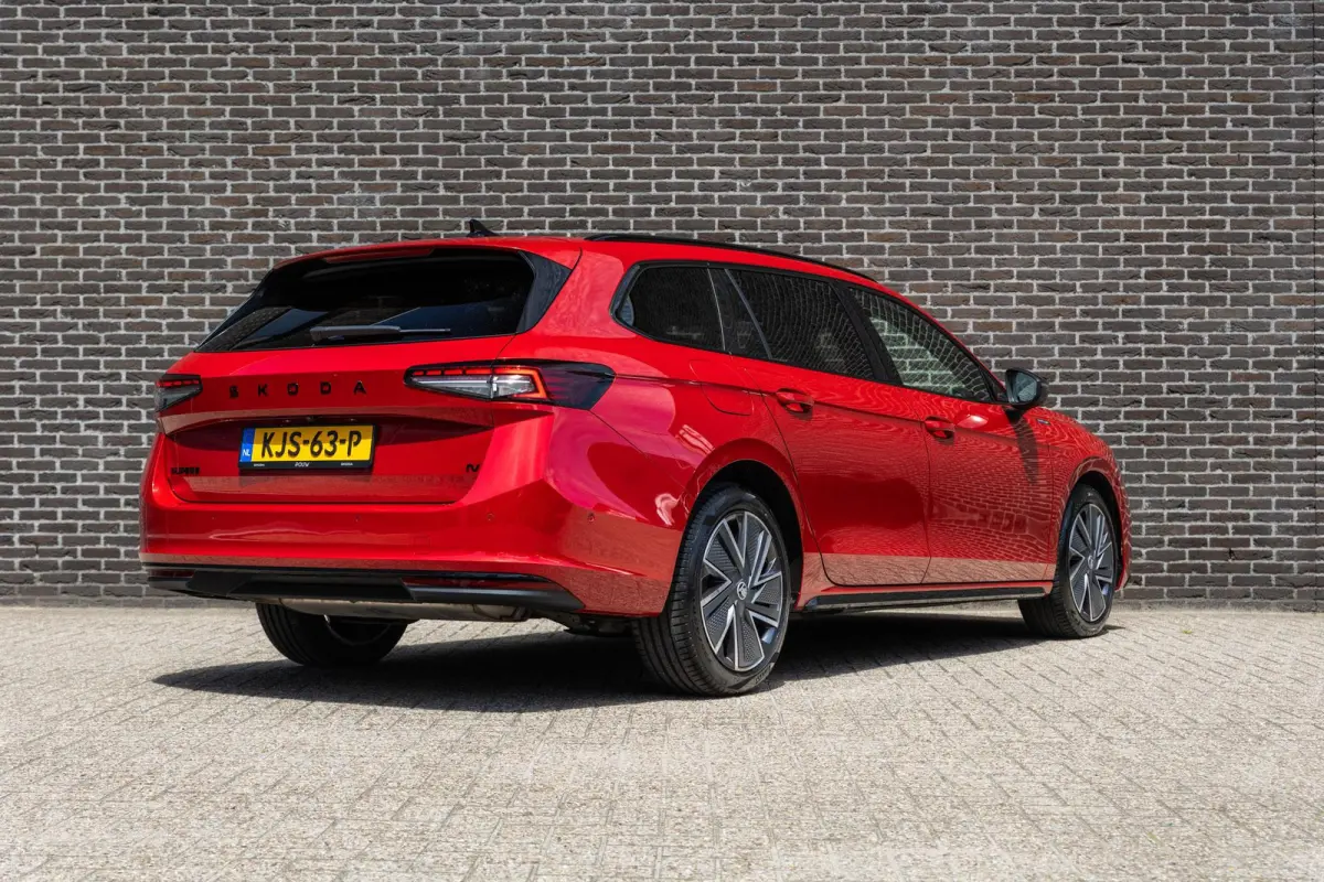 1.5 TSI 204pk PHEV Sportline Business | Panoramadak | Head-up Display | Stoelkoeling