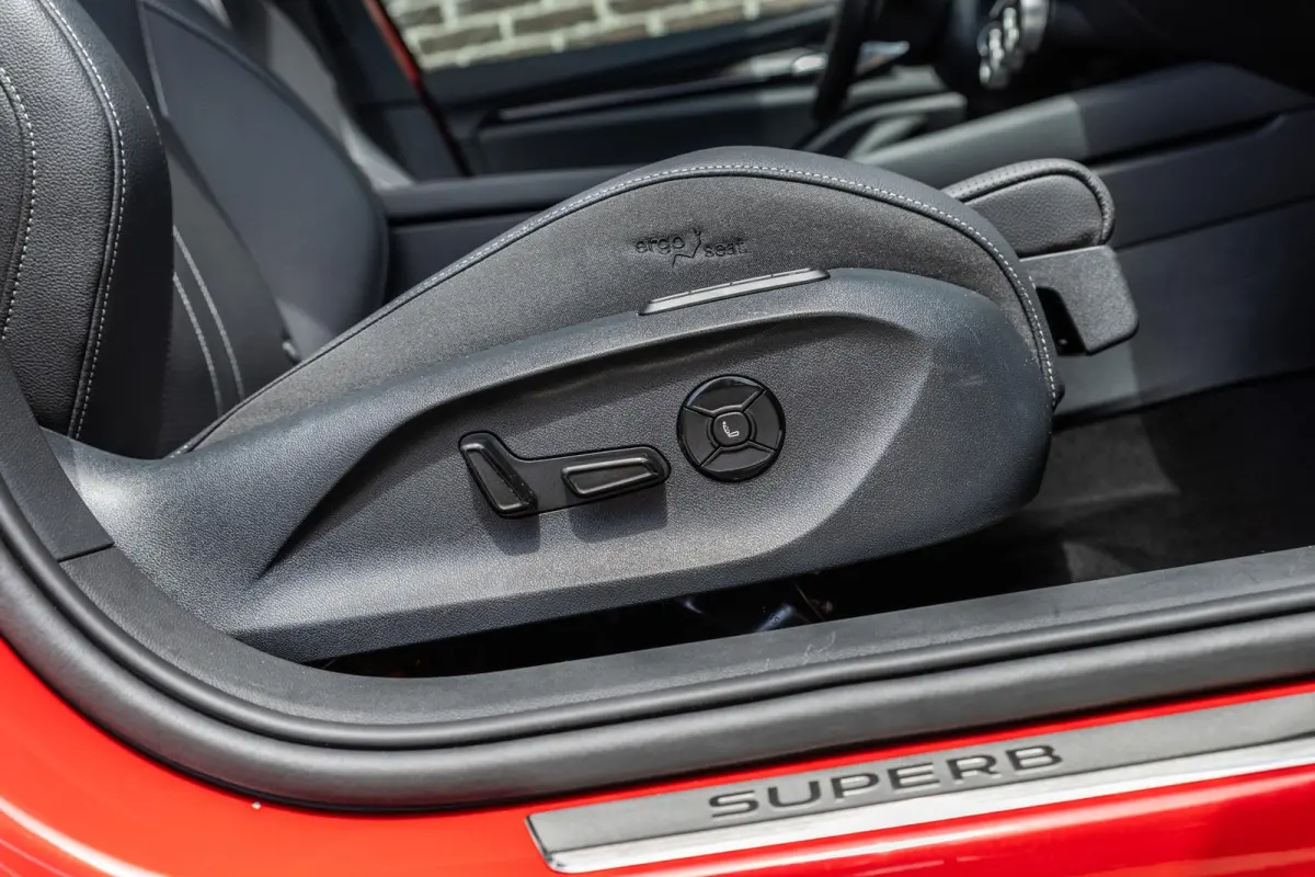 1.5 TSI 204pk PHEV Sportline Business | Panoramadak | Head-up Display | Stoelkoeling