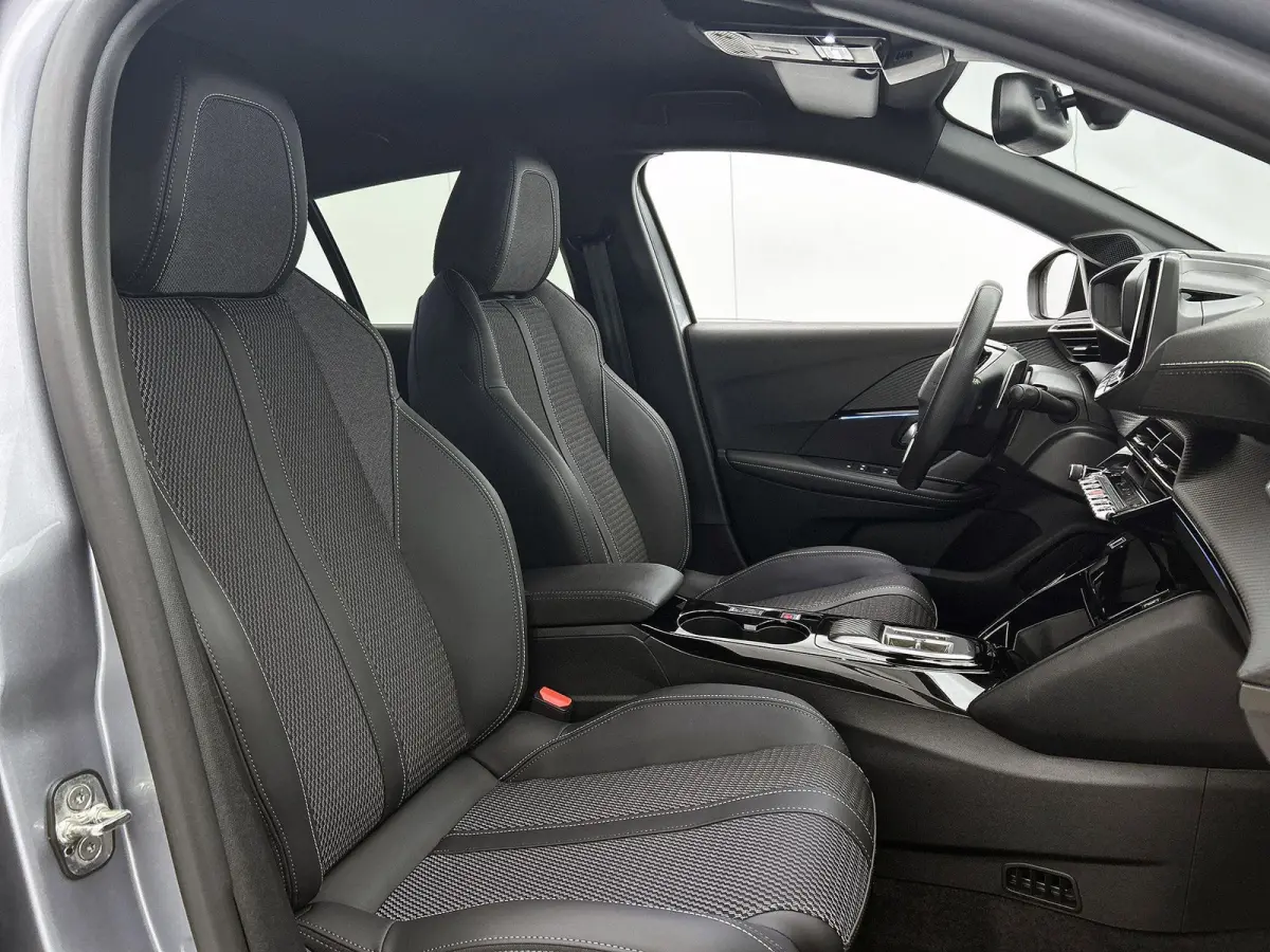 1.2 Hybrid 145pk GT Automaat | Navigatie | Camera Voor + Achter | Adaptieve Cruise Control | Climate Control | 17"LMV | Full-LED | Keyless Entry/Start |