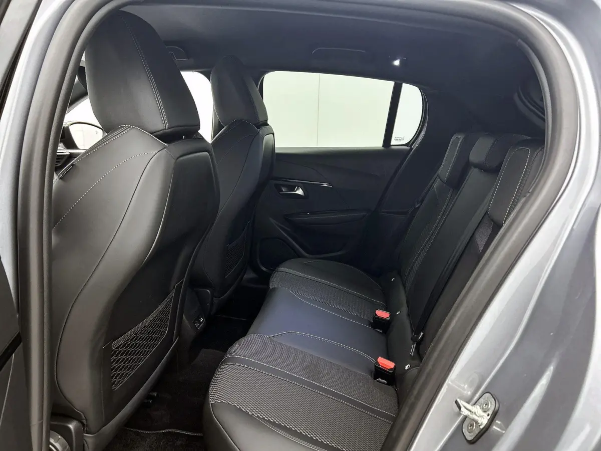 1.2 Hybrid 145pk GT Automaat | Navigatie | Camera Voor + Achter | Adaptieve Cruise Control | Climate Control | 17"LMV | Full-LED | Keyless Entry/Start |