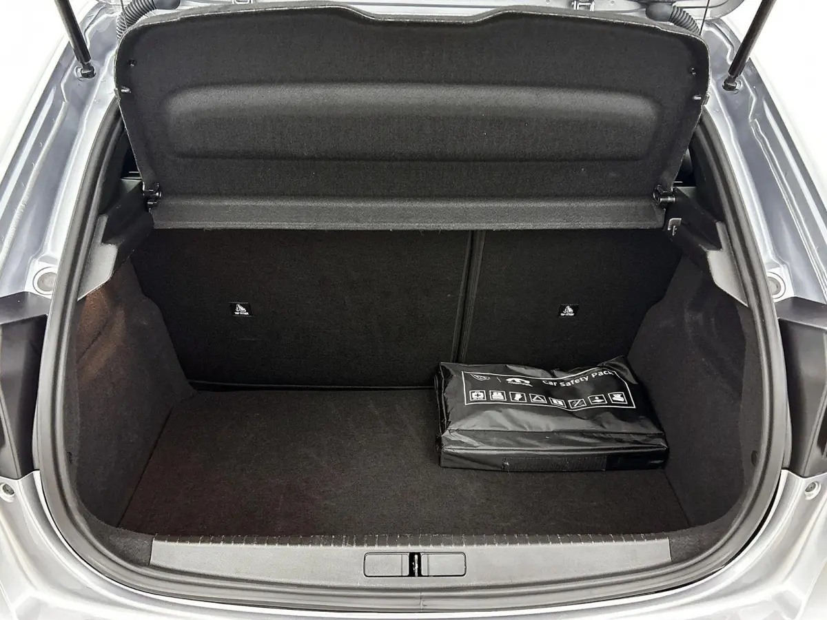 1.2 Hybrid 145pk GT Automaat | Navigatie | Camera Voor + Achter | Adaptieve Cruise Control | Climate Control | 17"LMV | Full-LED | Keyless Entry/Start |