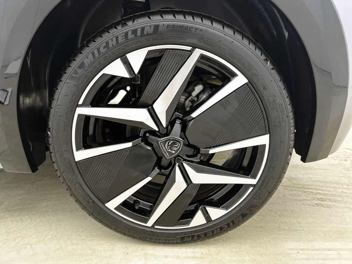 1.2 Hybrid 145pk GT Automaat | Navigatie | Camera Voor + Achter | Adaptieve Cruise Control | Climate Control | 17"LMV | Full-LED | Keyless Entry/Start |