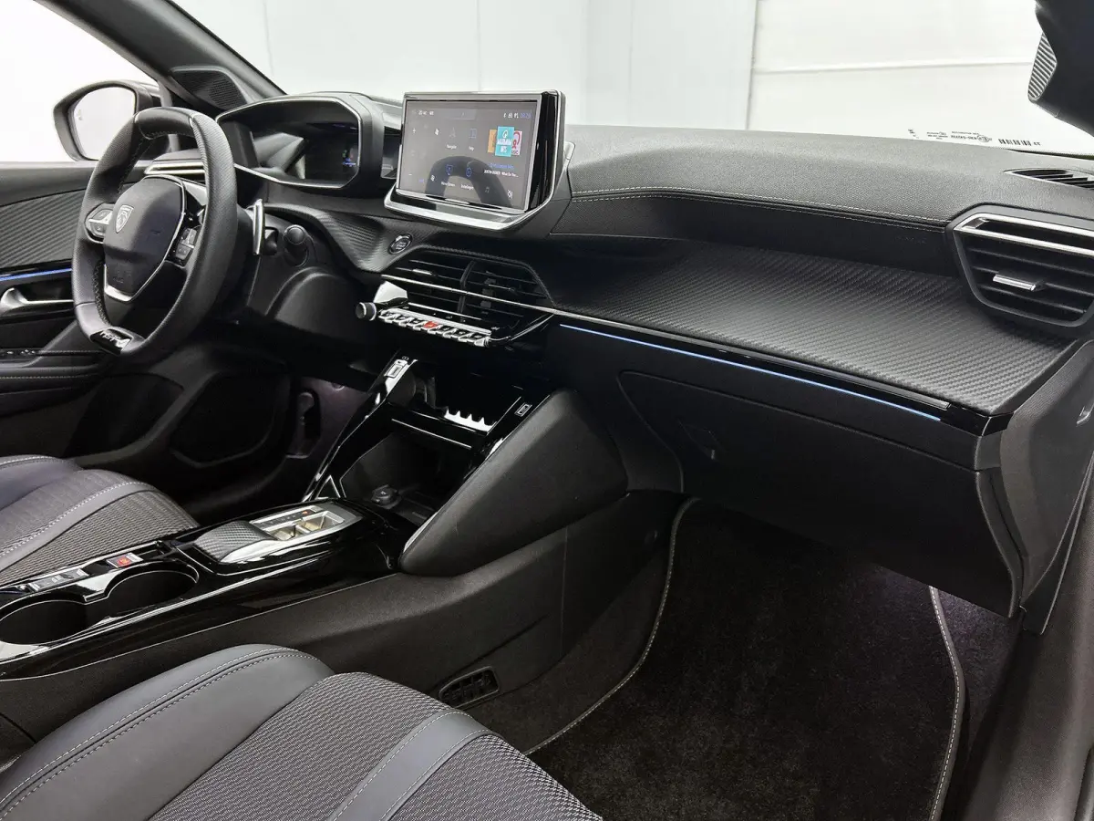 1.2 Hybrid 145pk GT Automaat | Navigatie | Camera Voor + Achter | Adaptieve Cruise Control | Climate Control | 17"LMV | Full-LED | Keyless Entry/Start |