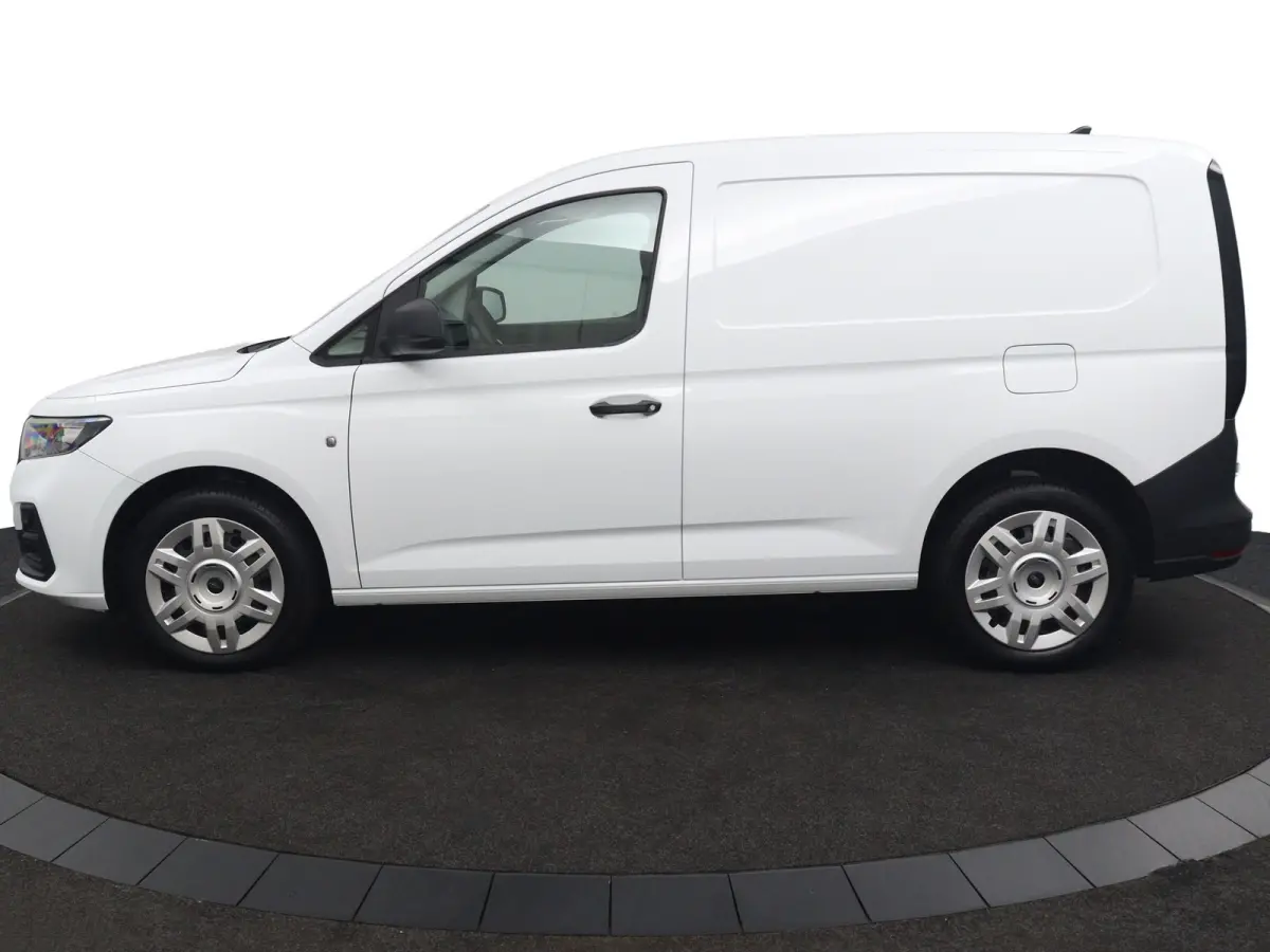 2.0 EcoBlue L1 Trend | NIEUW! | GEEN BPM! | Trekhaak | 1500KG Trekgewicht | Navigatie | Airco | Schuifdeur | CarPlay/Android Auto | Bluetooth | Parkeersensoren | Bluetooth