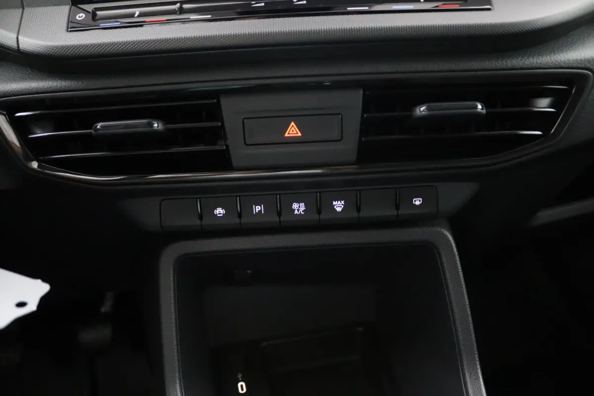 2.0 EcoBlue L1 Trend | NIEUW! | GEEN BPM! | Trekhaak | 1500KG Trekgewicht | Navigatie | Airco | Schuifdeur | CarPlay/Android Auto | Bluetooth | Parkeersensoren | Bluetooth
