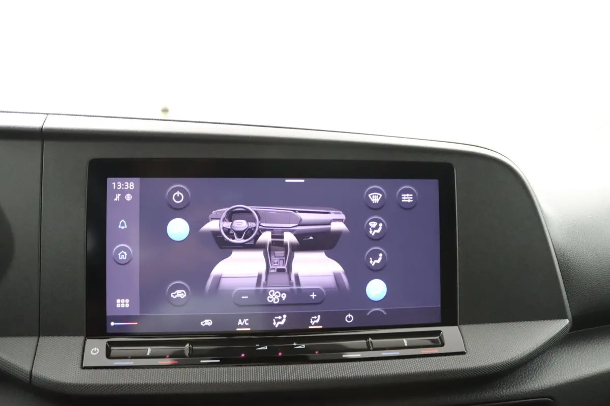 2.0 EcoBlue L1 Trend | NIEUW! | GEEN BPM! | Trekhaak | 1500KG Trekgewicht | Navigatie | Airco | Schuifdeur | CarPlay/Android Auto | Bluetooth | Parkeersensoren | Bluetooth