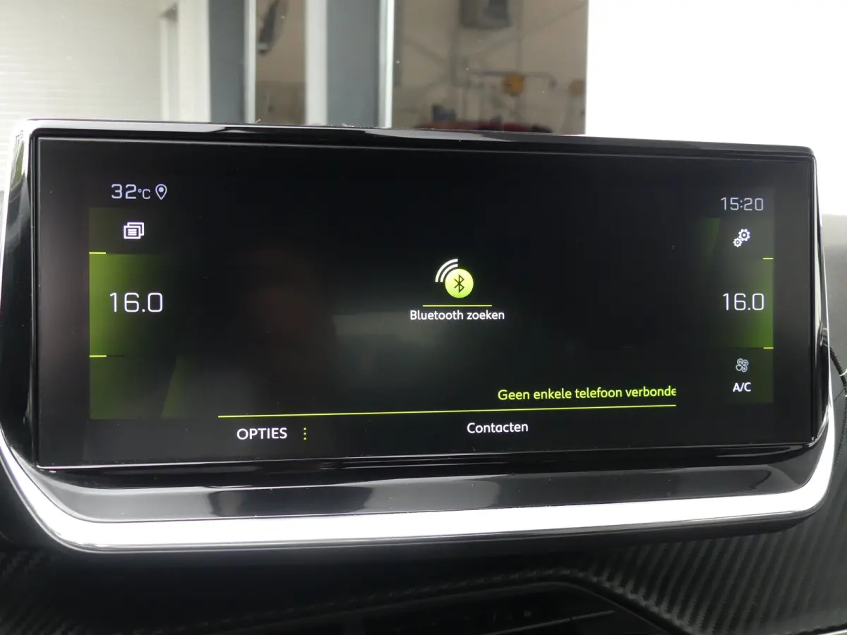 1.2 PureTech GT Pack | TREKHAAK | CAMERA | ADAPTIVE CRUISE | DODEHOEKDETECTIE | STOELVERWARMING | PARKEERSENSOREN V+A | APPLE CARPLAY / ANDRIOD AUTO | NAVI | LMV 17" |