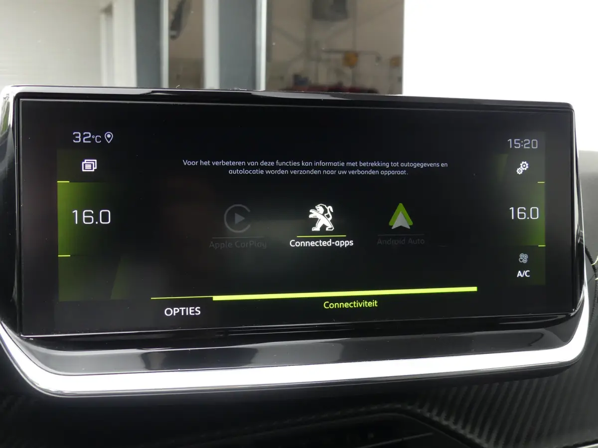 1.2 PureTech GT Pack | TREKHAAK | CAMERA | ADAPTIVE CRUISE | DODEHOEKDETECTIE | STOELVERWARMING | PARKEERSENSOREN V+A | APPLE CARPLAY / ANDRIOD AUTO | NAVI | LMV 17" |
