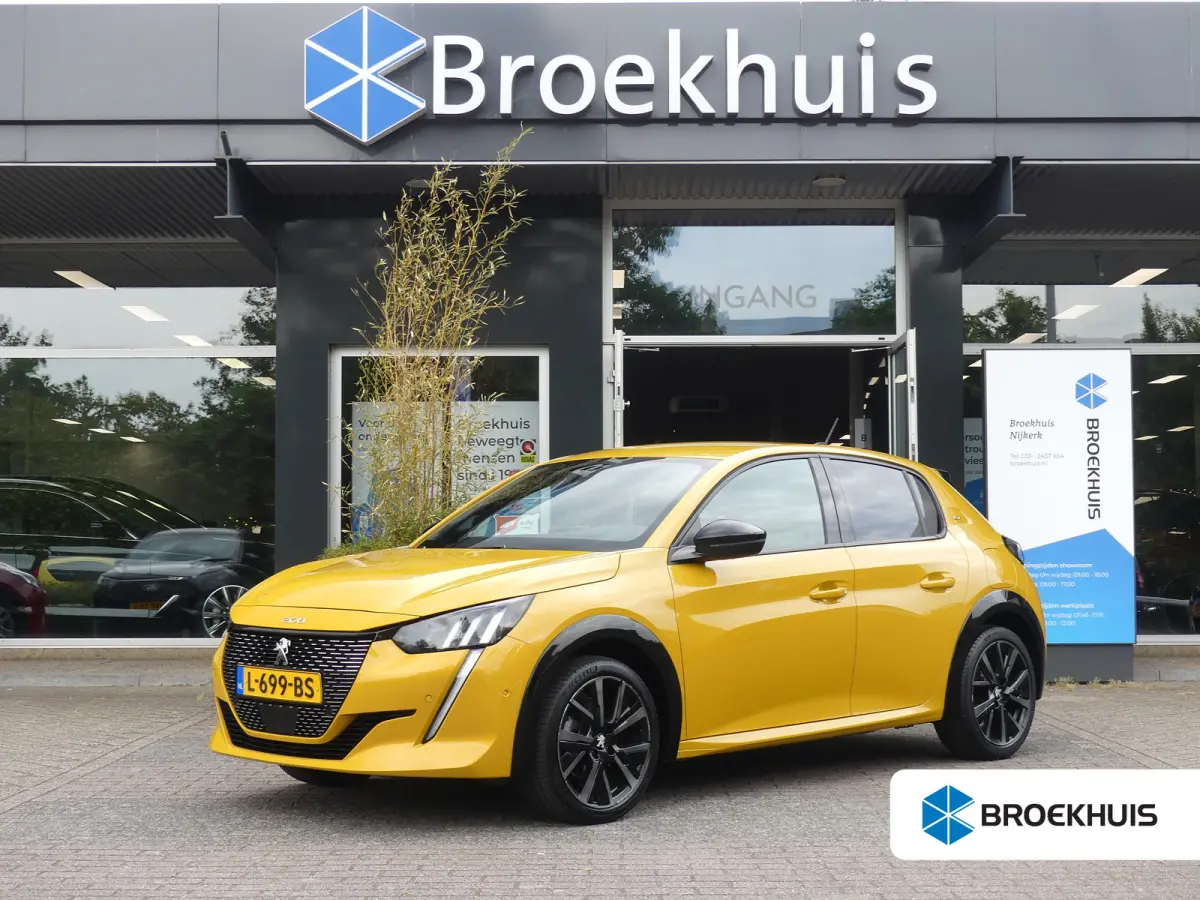 1.2 PureTech GT Pack | TREKHAAK | CAMERA | ADAPTIVE CRUISE | DODEHOEKDETECTIE | STOELVERWARMING | PARKEERSENSOREN V+A | APPLE CARPLAY / ANDRIOD AUTO | NAVI | LMV 17" |