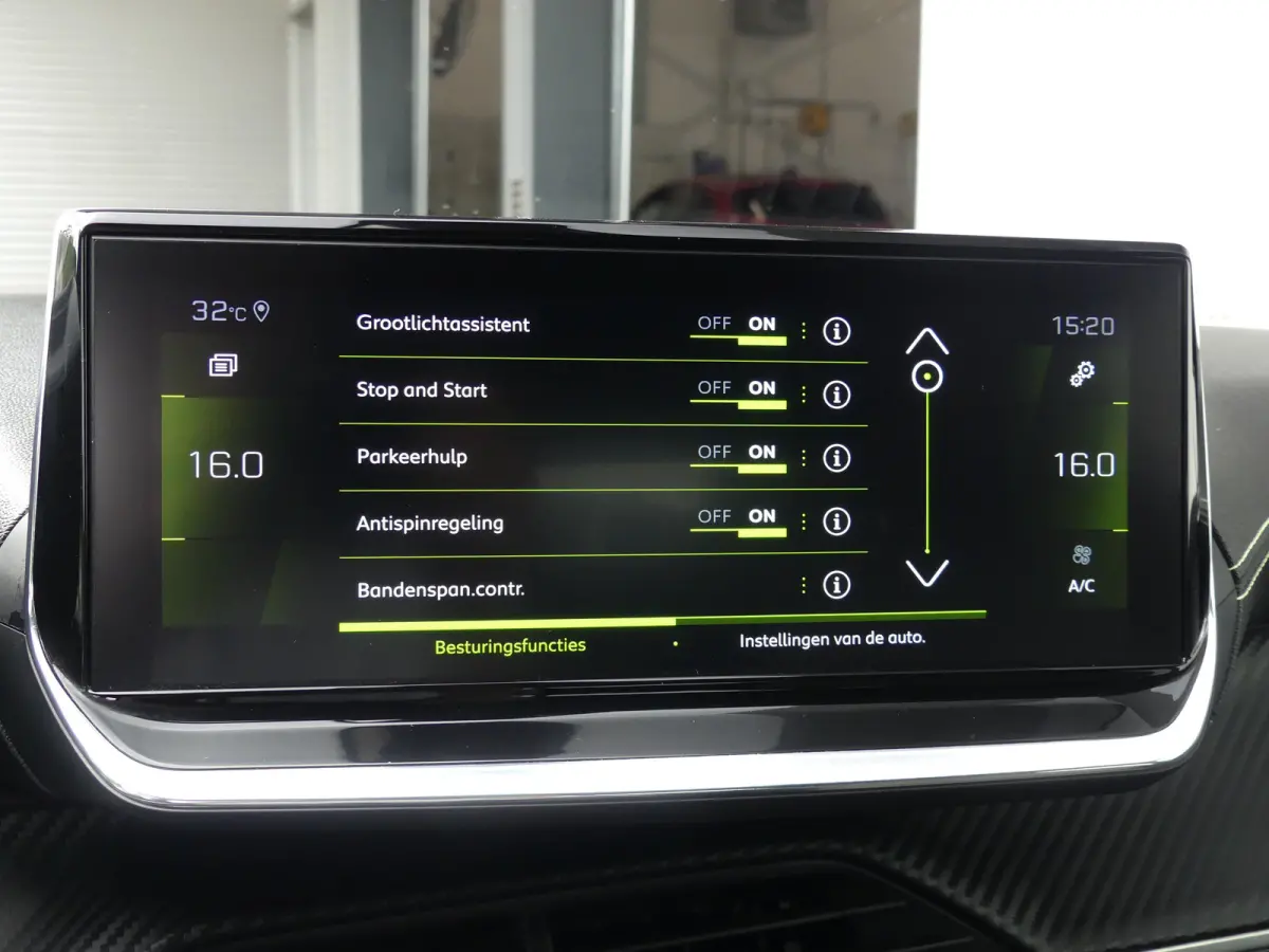 1.2 PureTech GT Pack | TREKHAAK | CAMERA | ADAPTIVE CRUISE | DODEHOEKDETECTIE | STOELVERWARMING | PARKEERSENSOREN V+A | APPLE CARPLAY / ANDRIOD AUTO | NAVI | LMV 17" |