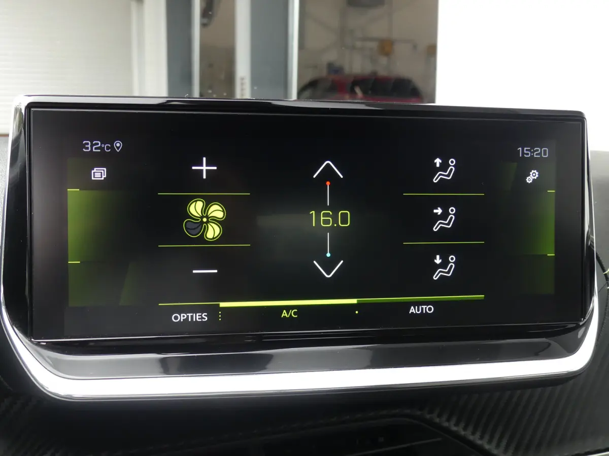 1.2 PureTech GT Pack | TREKHAAK | CAMERA | ADAPTIVE CRUISE | DODEHOEKDETECTIE | STOELVERWARMING | PARKEERSENSOREN V+A | APPLE CARPLAY / ANDRIOD AUTO | NAVI | LMV 17" |