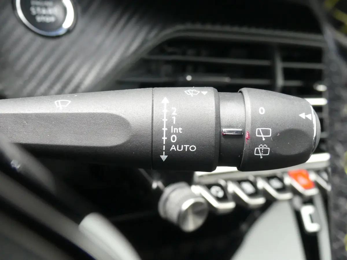1.2 PureTech GT Pack | TREKHAAK | CAMERA | ADAPTIVE CRUISE | DODEHOEKDETECTIE | STOELVERWARMING | PARKEERSENSOREN V+A | APPLE CARPLAY / ANDRIOD AUTO | NAVI | LMV 17" |