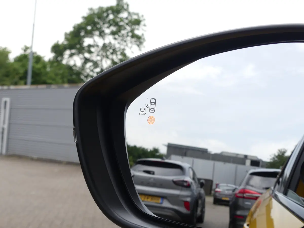1.2 PureTech GT Pack | TREKHAAK | CAMERA | ADAPTIVE CRUISE | DODEHOEKDETECTIE | STOELVERWARMING | PARKEERSENSOREN V+A | APPLE CARPLAY / ANDRIOD AUTO | NAVI | LMV 17" |