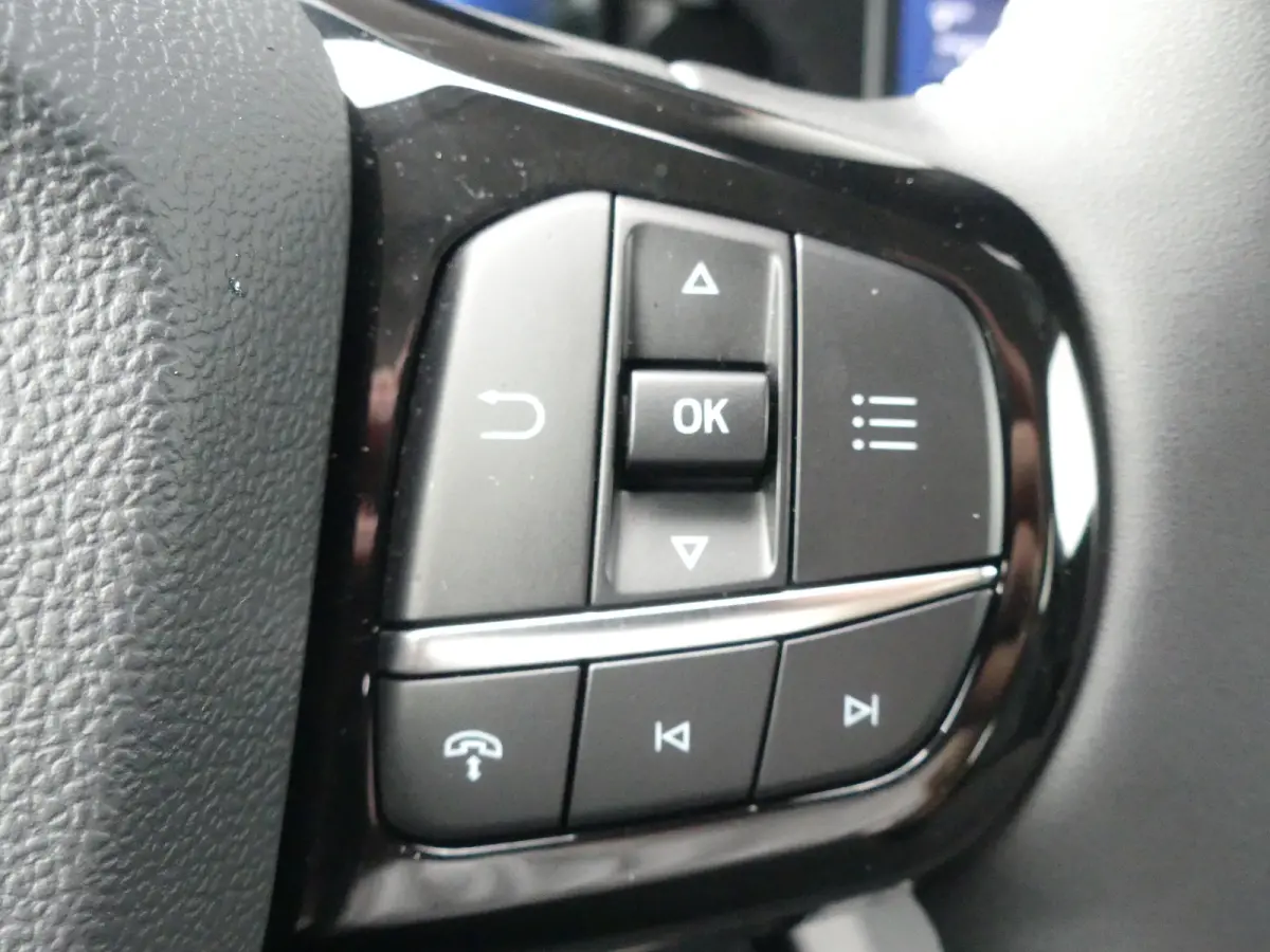 1.0 EcoBoost Titanium | TREKHAAK | CAMERA | STUUR+STOEL+VOORRUITVERWARMING | ELEKTRISCHE ACHTERKLEP | PARKEERSENSOREN | LMV 17" | NAVI |