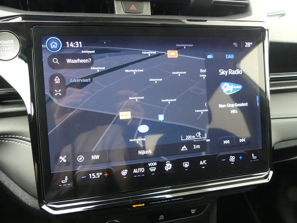 1.0 EcoBoost Titanium | TREKHAAK | CAMERA | STUUR+STOEL+VOORRUITVERWARMING | ELEKTRISCHE ACHTERKLEP | PARKEERSENSOREN | LMV 17" | NAVI |