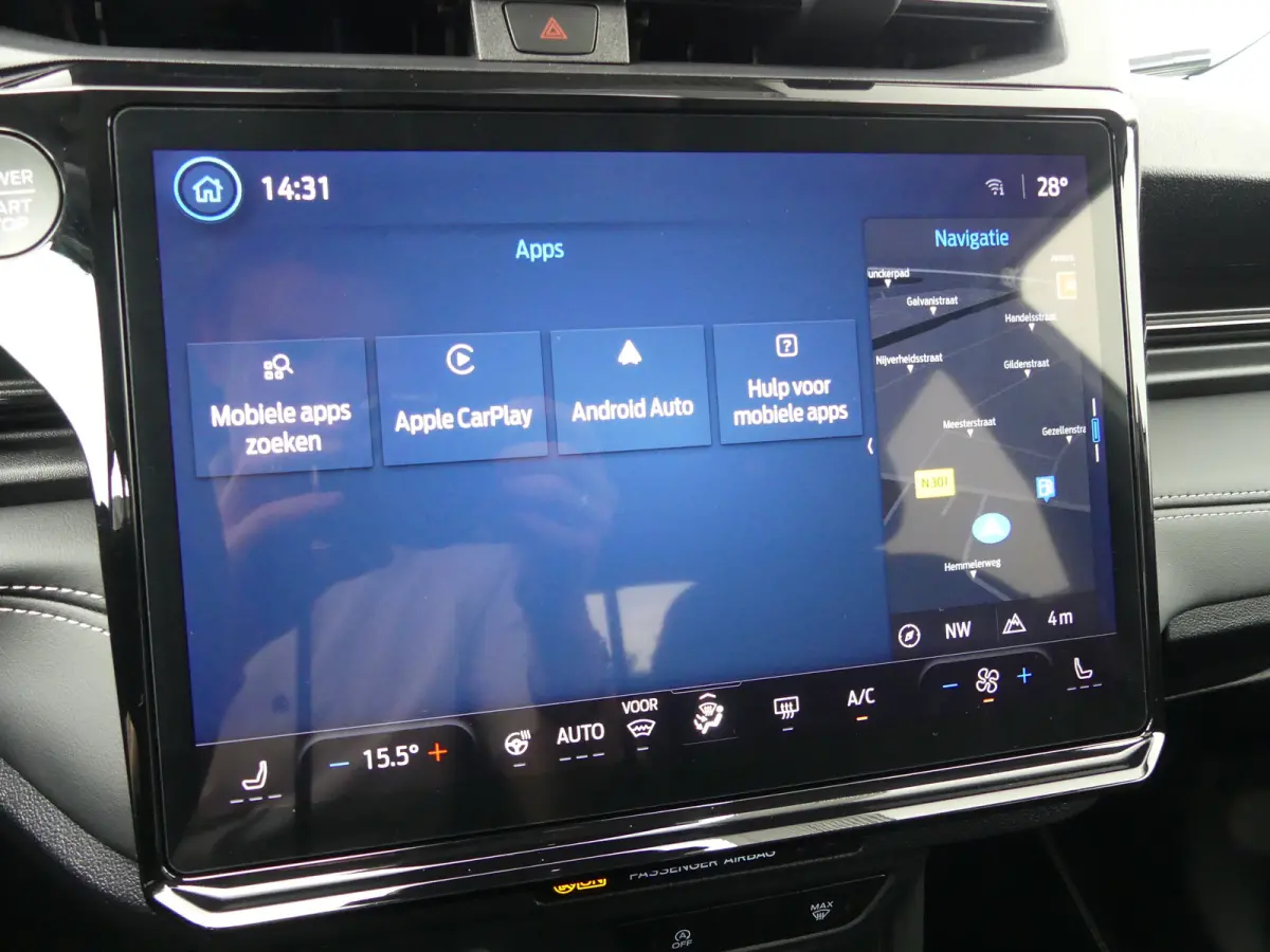 1.0 EcoBoost Titanium | TREKHAAK | CAMERA | STUUR+STOEL+VOORRUITVERWARMING | ELEKTRISCHE ACHTERKLEP | PARKEERSENSOREN | LMV 17" | NAVI |