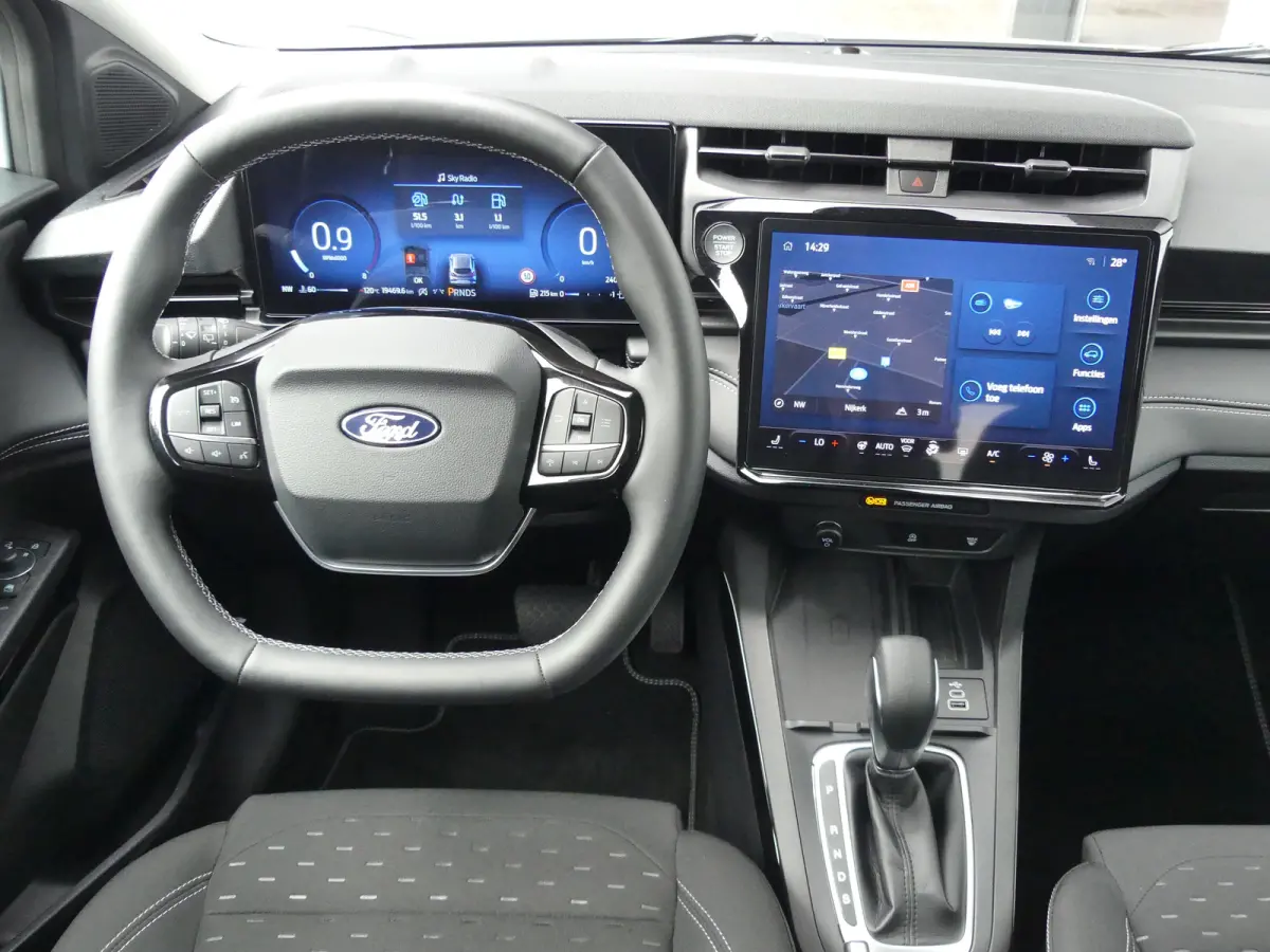 1.0 EcoBoost Titanium | TREKHAAK | CAMERA | STUUR+STOEL+VOORRUITVERWARMING | ELEKTRISCHE ACHTERKLEP | PARKEERSENSOREN | LMV 17" | NAVI |