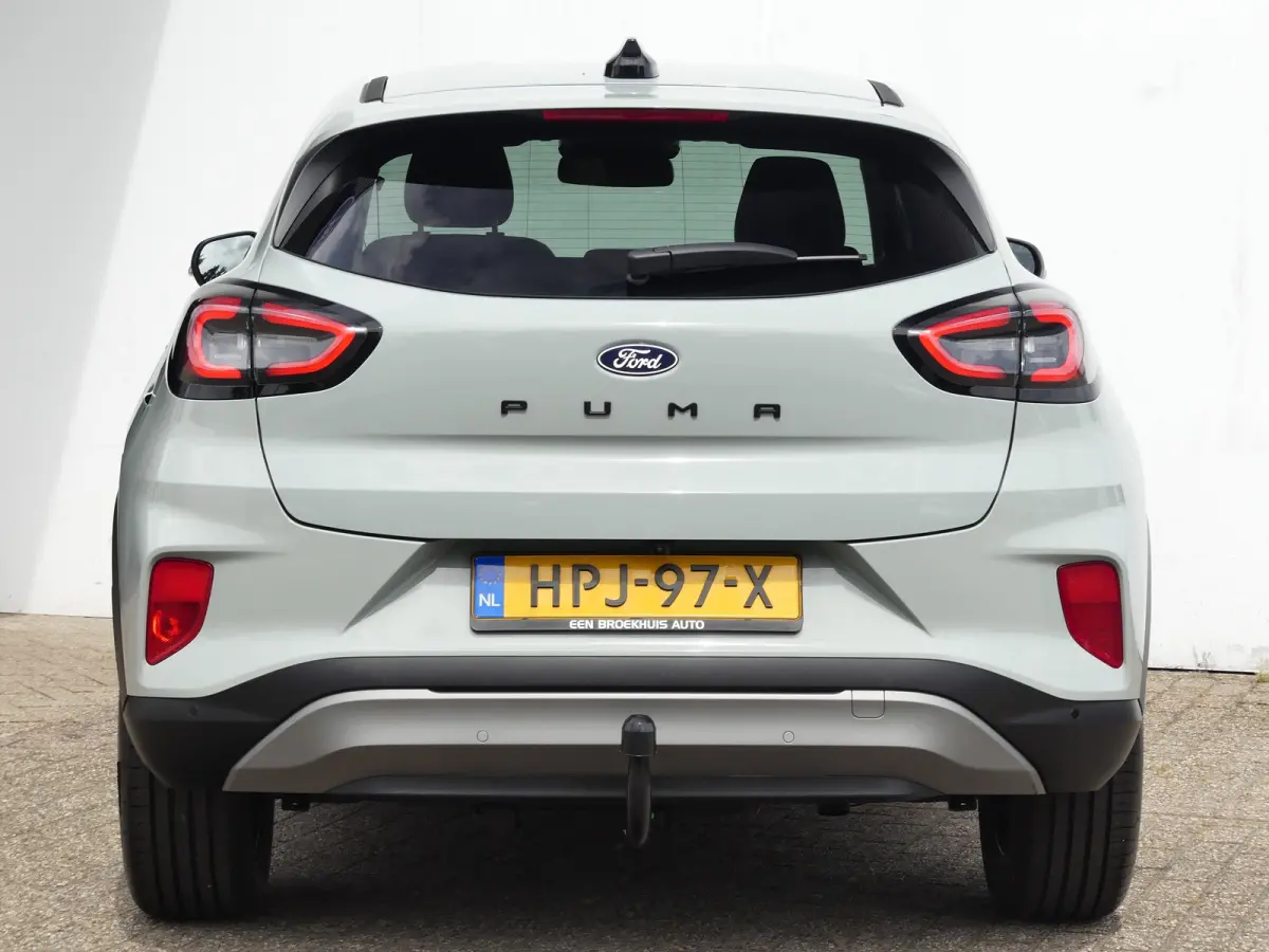 1.0 EcoBoost Titanium | TREKHAAK | CAMERA | STUUR+STOEL+VOORRUITVERWARMING | ELEKTRISCHE ACHTERKLEP | PARKEERSENSOREN | LMV 17" | NAVI |