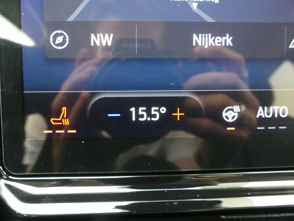 1.0 EcoBoost Titanium | TREKHAAK | CAMERA | STUUR+STOEL+VOORRUITVERWARMING | ELEKTRISCHE ACHTERKLEP | PARKEERSENSOREN | LMV 17" | NAVI |