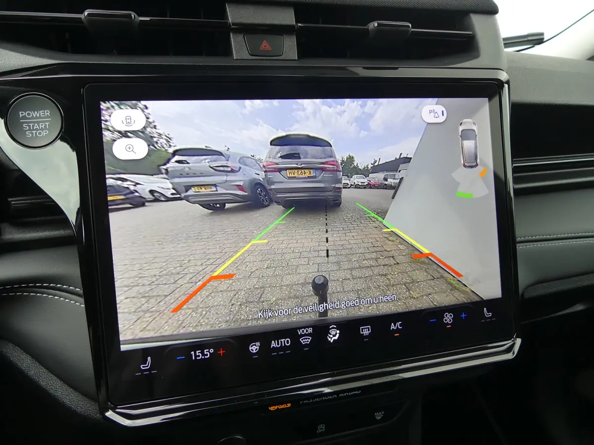 1.0 EcoBoost Titanium | TREKHAAK | CAMERA | STUUR+STOEL+VOORRUITVERWARMING | ELEKTRISCHE ACHTERKLEP | PARKEERSENSOREN | LMV 17" | NAVI |
