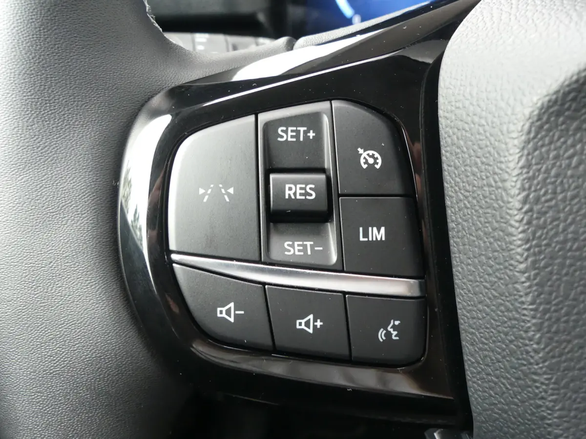 1.0 EcoBoost Titanium | TREKHAAK | CAMERA | STUUR+STOEL+VOORRUITVERWARMING | ELEKTRISCHE ACHTERKLEP | PARKEERSENSOREN | LMV 17" | NAVI |