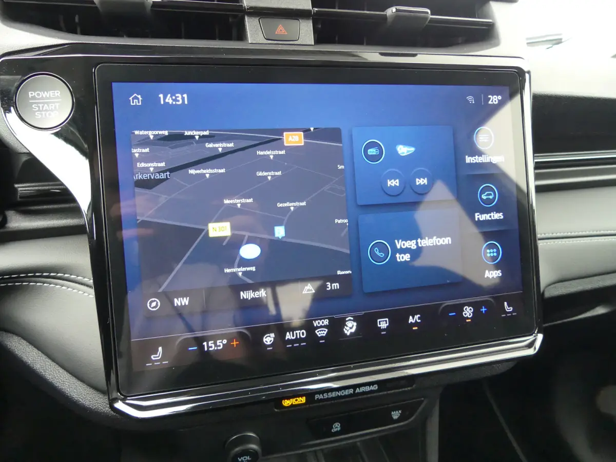 1.0 EcoBoost Titanium | TREKHAAK | CAMERA | STUUR+STOEL+VOORRUITVERWARMING | ELEKTRISCHE ACHTERKLEP | PARKEERSENSOREN | LMV 17" | NAVI |