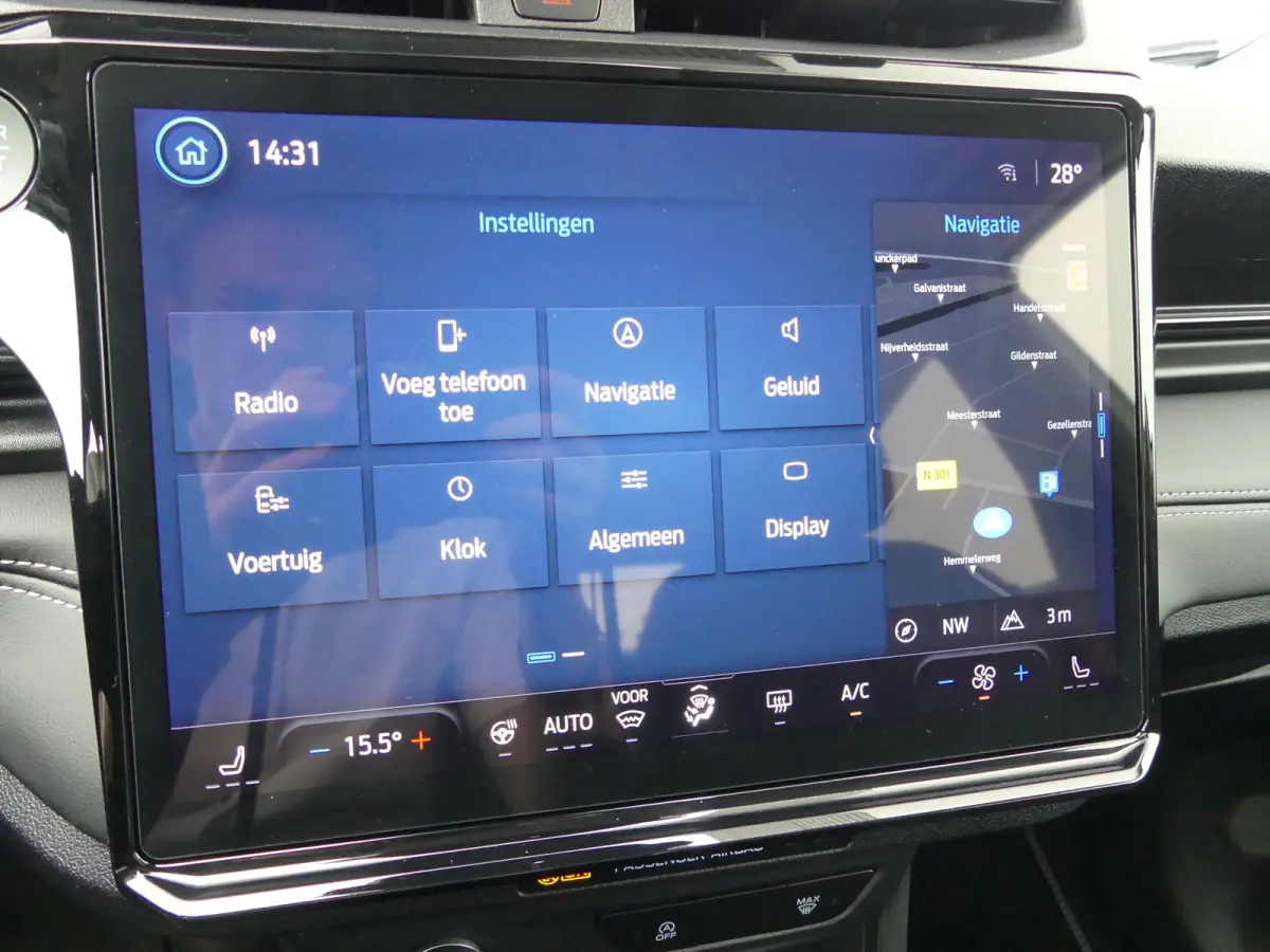 1.0 EcoBoost Titanium | TREKHAAK | CAMERA | STUUR+STOEL+VOORRUITVERWARMING | ELEKTRISCHE ACHTERKLEP | PARKEERSENSOREN | LMV 17" | NAVI |