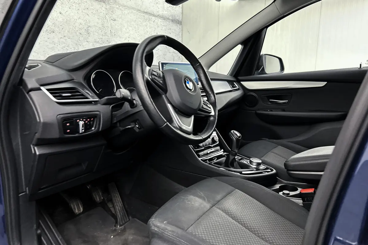 218i 7p. Executive | Camera | LED | Navigatie | Airco | Lichtmetalen velgen