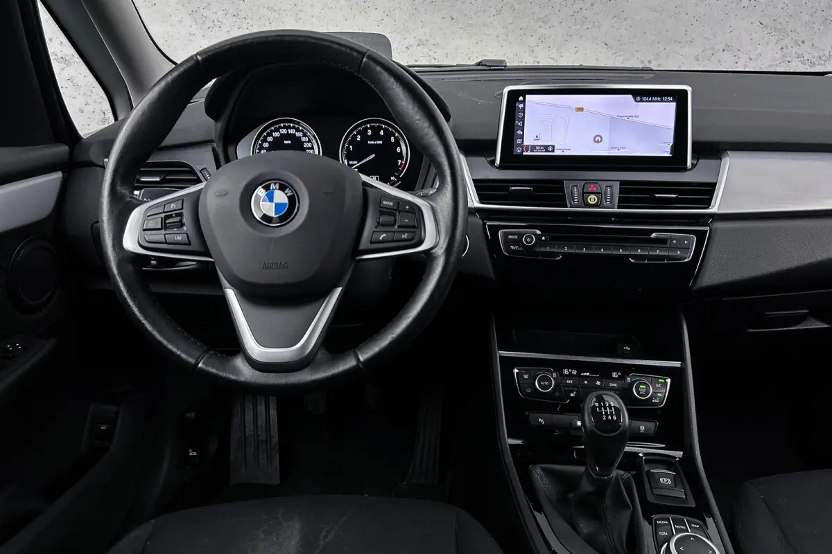 218i 7p. Executive | Camera | LED | Navigatie | Airco | Lichtmetalen velgen