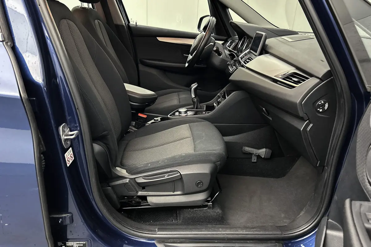 218i 7p. Executive | Camera | LED | Navigatie | Airco | Lichtmetalen velgen