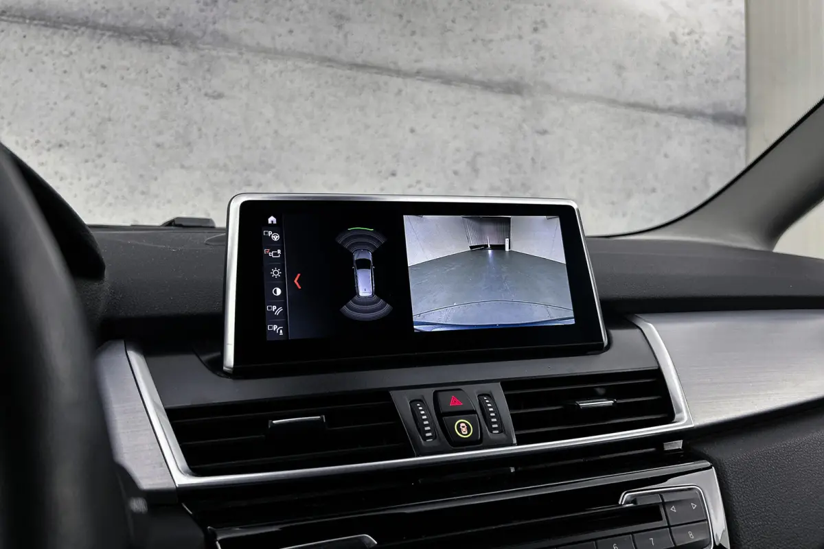 218i 7p. Executive | Camera | LED | Navigatie | Airco | Lichtmetalen velgen
