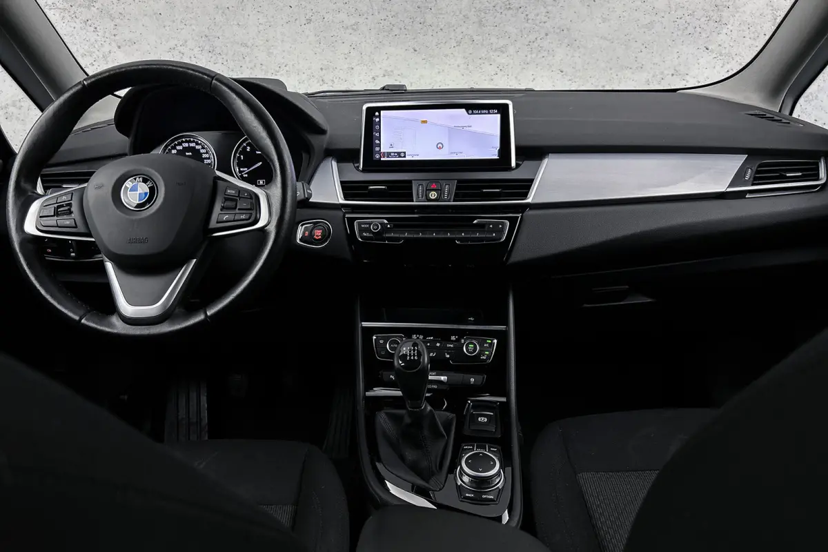 218i 7p. Executive | Camera | LED | Navigatie | Airco | Lichtmetalen velgen