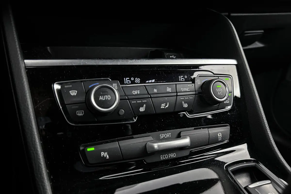 218i 7p. Executive | Camera | LED | Navigatie | Airco | Lichtmetalen velgen