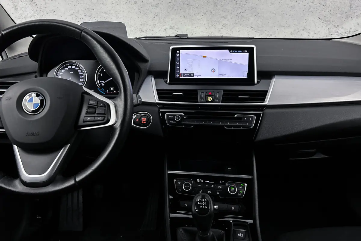 218i 7p. Executive | Camera | LED | Navigatie | Airco | Lichtmetalen velgen