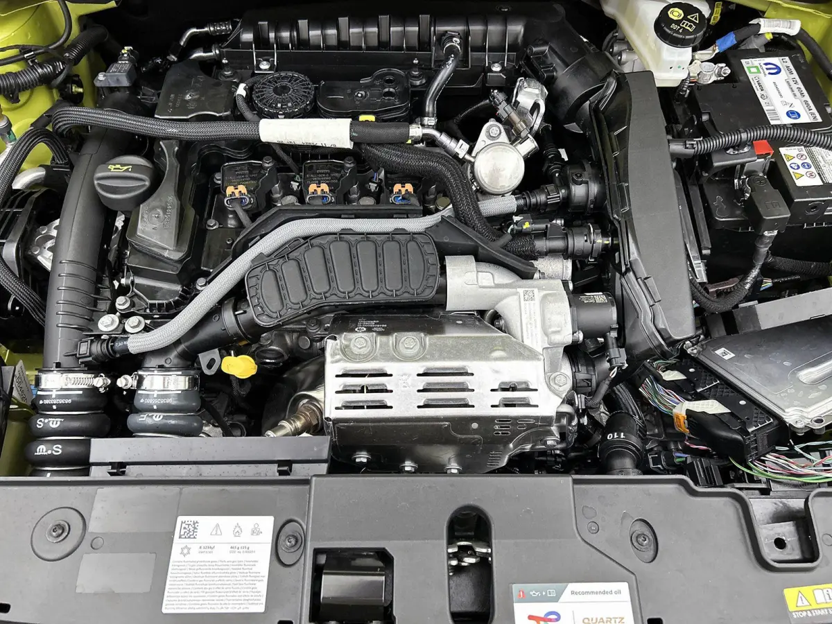 1.2 Hybrid 145pk GT Automaat | Glazendak | Navigatie | Camera voor + Achter | Climate Control | Adaptieve Cruise Control | Full-LED | Dodehoekdetectie |