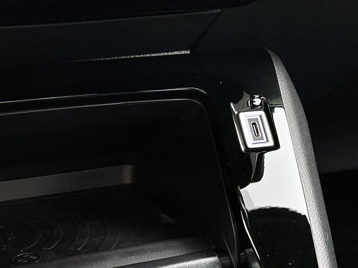 1.2 Hybrid 145pk GT Automaat | Glazendak | Navigatie | Camera voor + Achter | Climate Control | Adaptieve Cruise Control | Full-LED | Dodehoekdetectie |