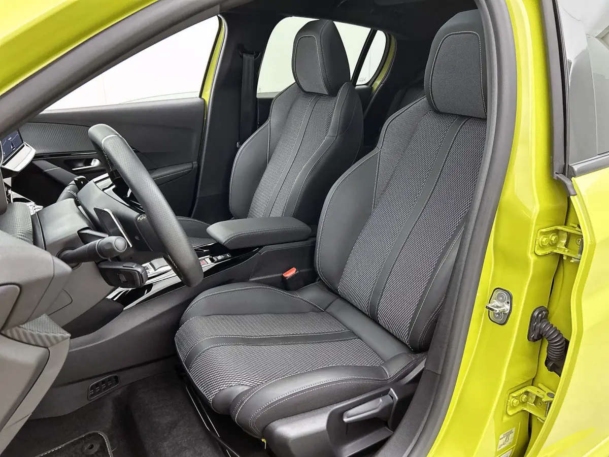 1.2 Hybrid 145pk GT Automaat | Glazendak | Navigatie | Camera voor + Achter | Climate Control | Adaptieve Cruise Control | Full-LED | Dodehoekdetectie |