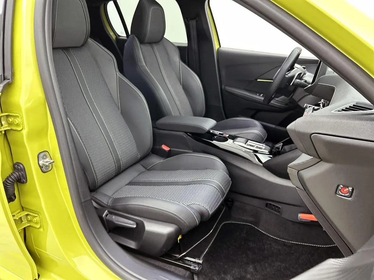 1.2 Hybrid 145pk GT Automaat | Glazendak | Navigatie | Camera voor + Achter | Climate Control | Adaptieve Cruise Control | Full-LED | Dodehoekdetectie |