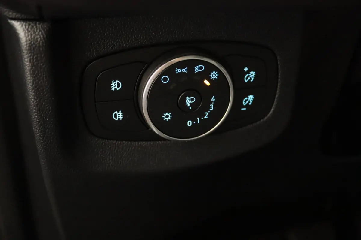 BEV Titanium €7.535,- korting !! | Achterlichten LED | Dagrijlicht LED | Driver assistance pack inclusief navigatie